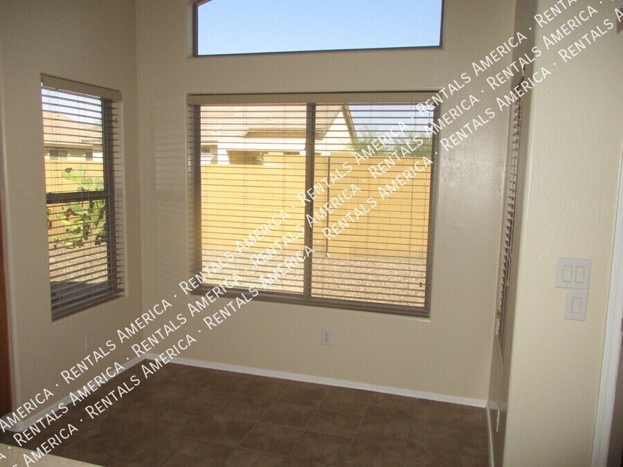 Building Photo - 1328 Natasha Dr