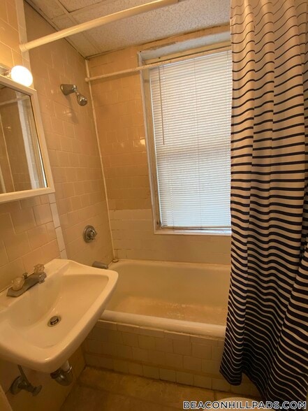 Building Photo - 44A Joy St