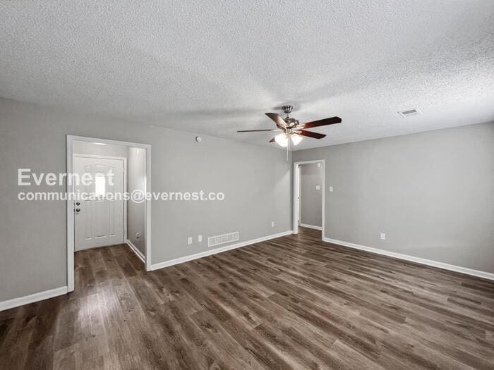 Building Photo - 6534 Valerie Dr