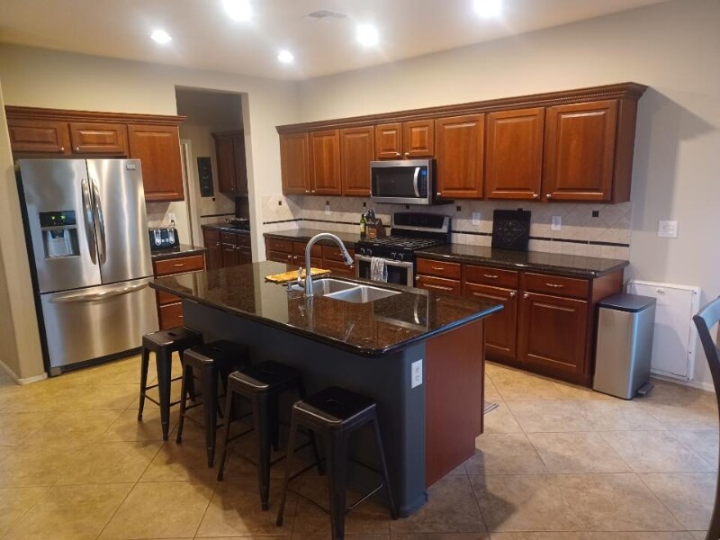 Building Photo - 18096 W Paradise Ln