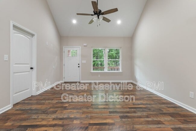 Building Photo - 218 Mike St