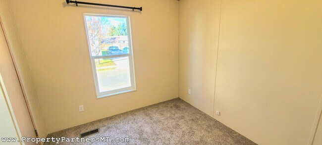 Building Photo - *** August 2025 Rent Free***  3 Bed 2 Bath...