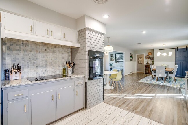 Building Photo - Beautiful Home on Corner Lot in South Hill...