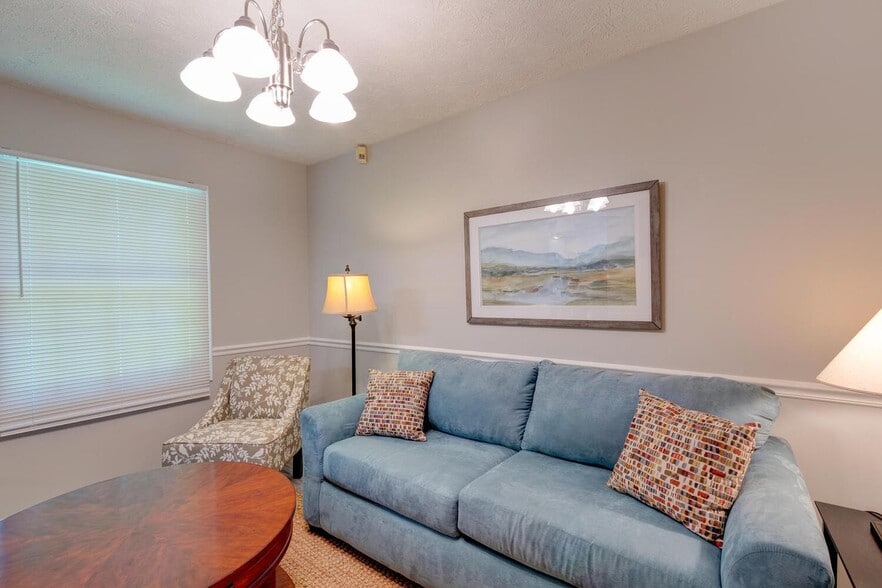 Primary Photo - 3712 Oil Creek Dr
