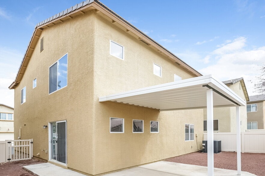 Building Photo - 6763 Twisted Wood Dr