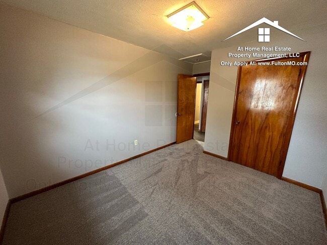 Building Photo - 911 Castlewood Ave