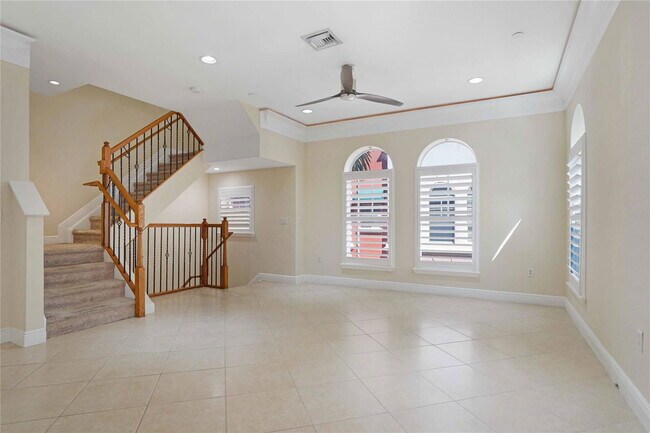 Building Photo - 1033 NE 17th Way