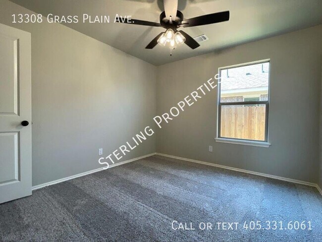 Building Photo - 13308 Grass Pln Ave