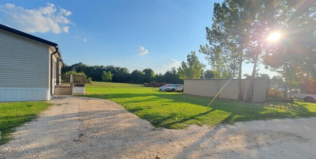 Building Photo - 405 Battlebell Rd