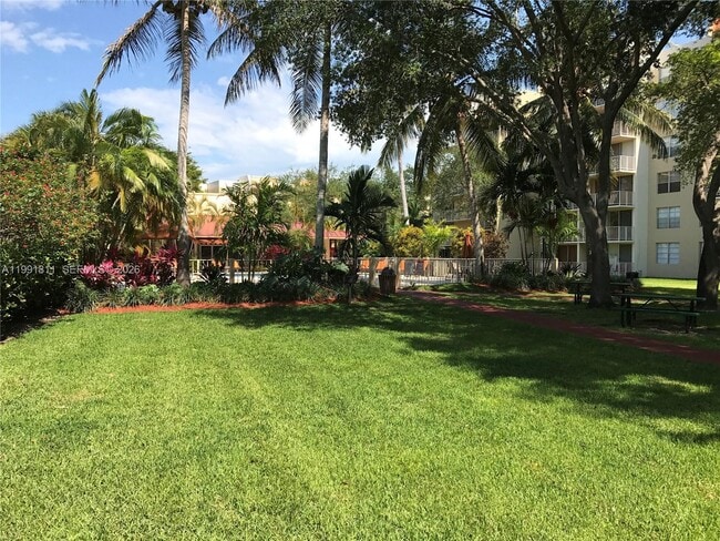 Building Photo - 13120 SW 92nd Ave