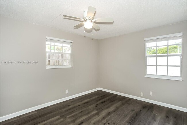 Building Photo - 317 NW 49th St