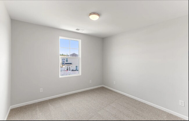 Building Photo - 240 Justify Ave