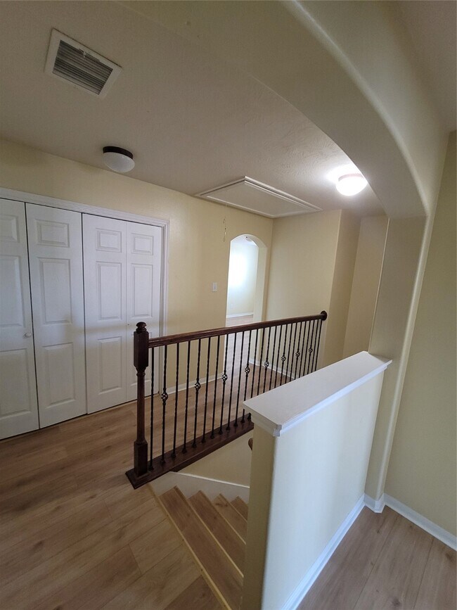 Building Photo - 14202 Silver Hollow Ln