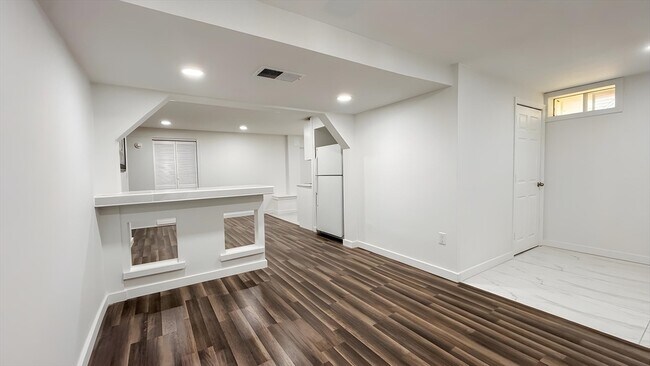 Building Photo - 338 Whiting Ave