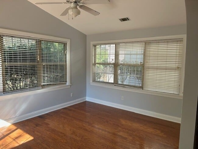 Building Photo - 268 Ceasar Pl