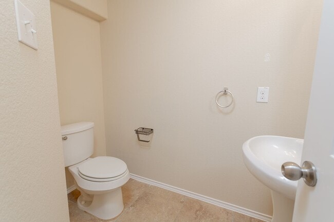 Building Photo - Charming 4/BR 2.5/BA Home for Rent in Hutto!