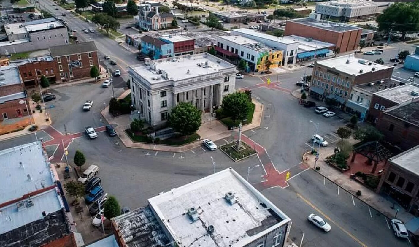 Building Photo - 511 Poplar St