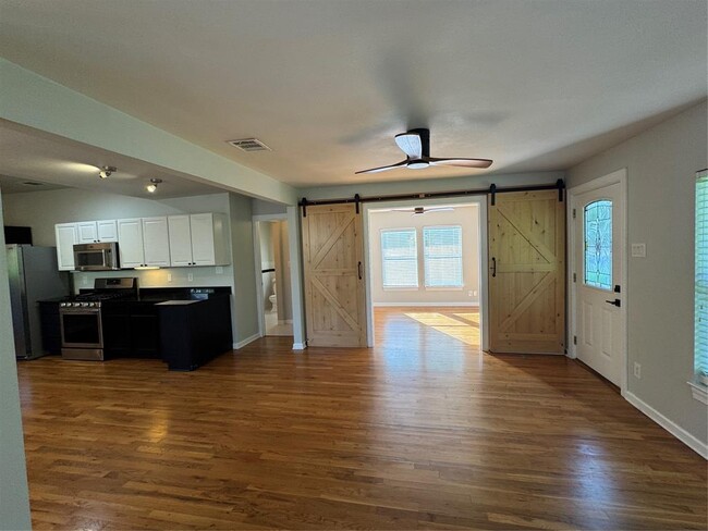 Building Photo - 1710 Riverview St