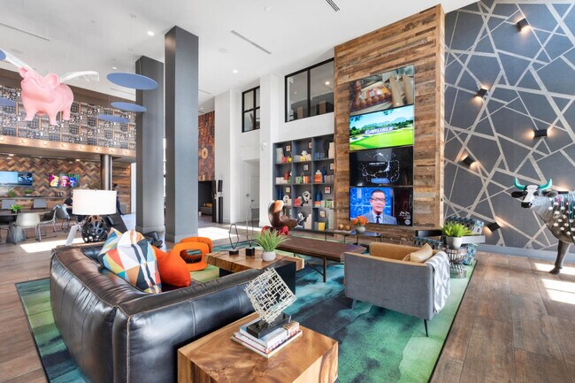 Building Photo - 500 W Broadway Rd