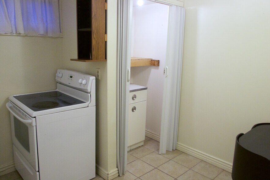 Kitchen - 2294 S 2000 E