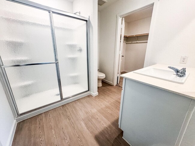 Building Photo - 10618 Nye Pass