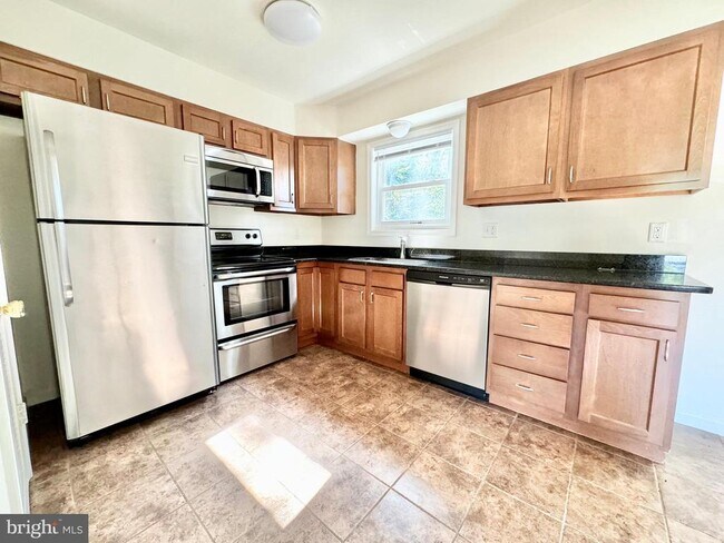 Building Photo - 218 Webbs Ln