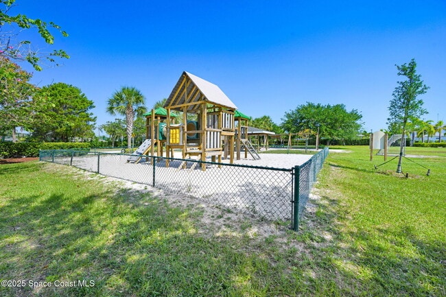 Building Photo - 1749 Tullagee Ave