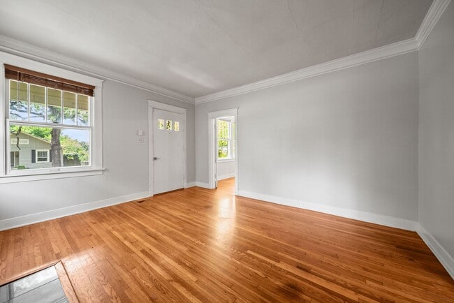 Building Photo - 5110 Lee Ave