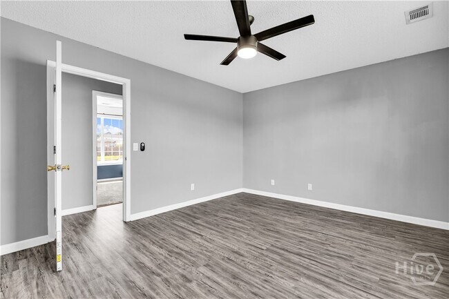 Building Photo - 39 Cordage Cir