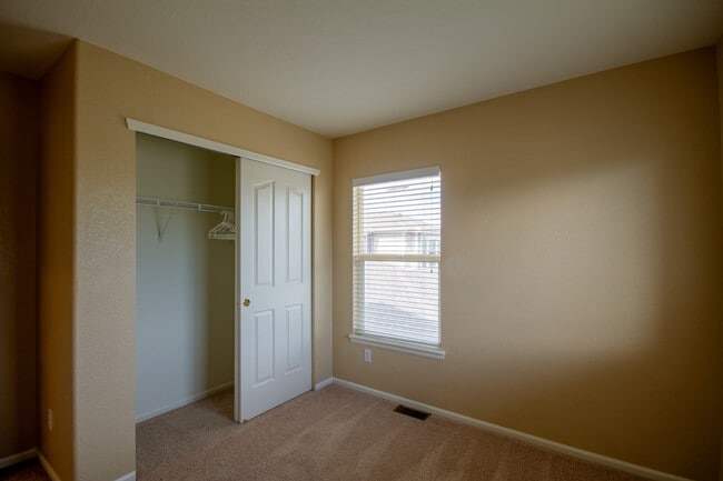 Building Photo - 5747 Jaguar Way
