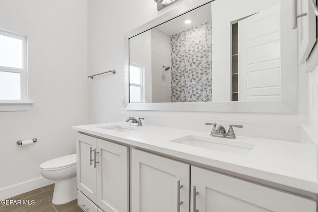 Building Photo - 12929 Powick Dr