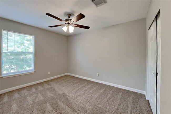 Building Photo - 6910 Springcrest Ct