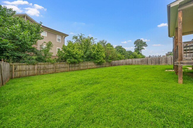 Building Photo - Pet Friendly Four Bedroom!