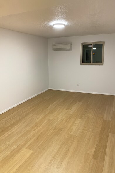 living - 2489 Pierce Ave