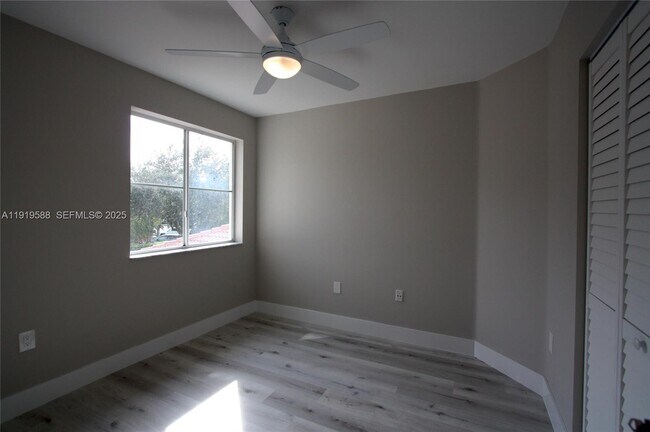 Building Photo - 935 Lemonwood Ct