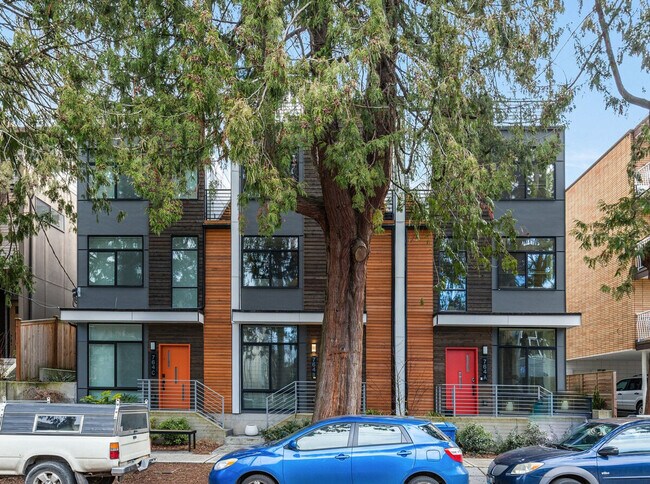 Building Photo - 1002 Boylston Ave E