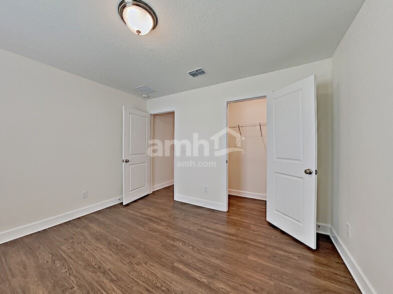 Building Photo - 10309 Watercrest Ct
