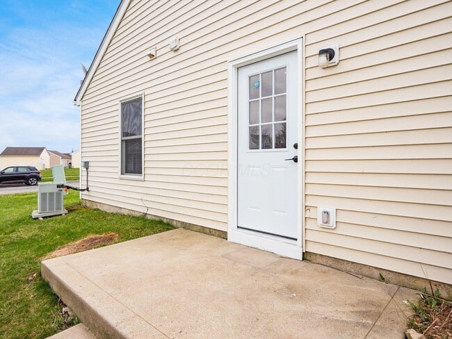 Building Photo - 5222 Horseshoe Dr N