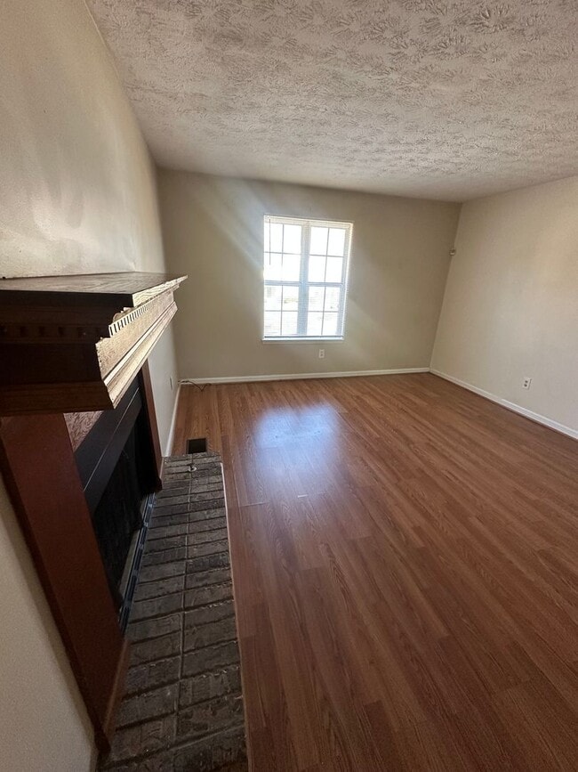 Building Photo - 2036 Laboon Cir