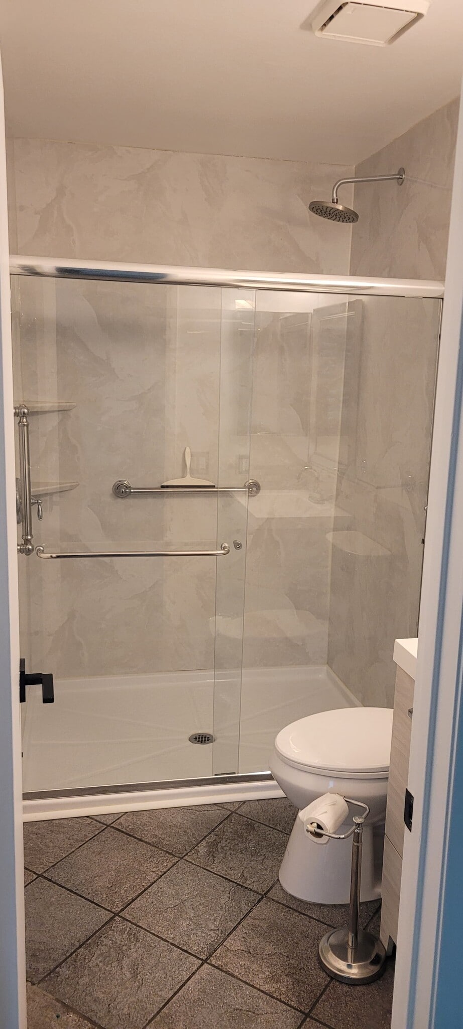 Bathroom Viewed From Bedroom Entrance - 78129 Crimson Ct