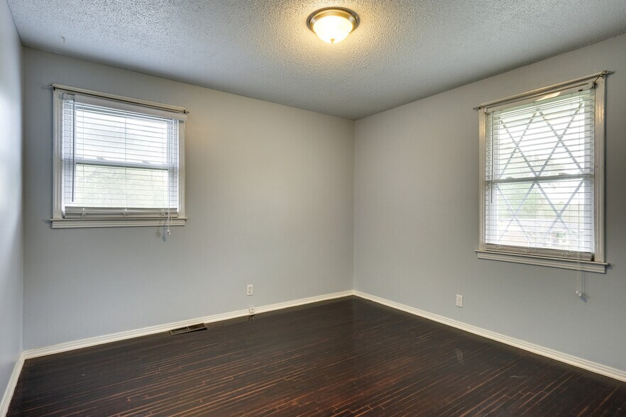 Building Photo - 133 Cline Ave