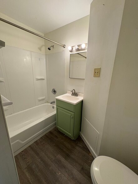 Building Photo - 5715 W Mitchell St