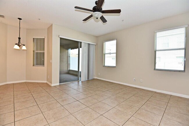 Building Photo - 807 Featherstone Ln