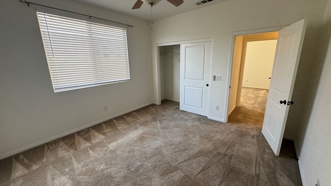 Building Photo - 6 bedroom 4.5 baths in Corona CA