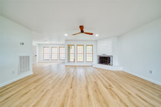 Building Photo - 7914 Oakington Dr