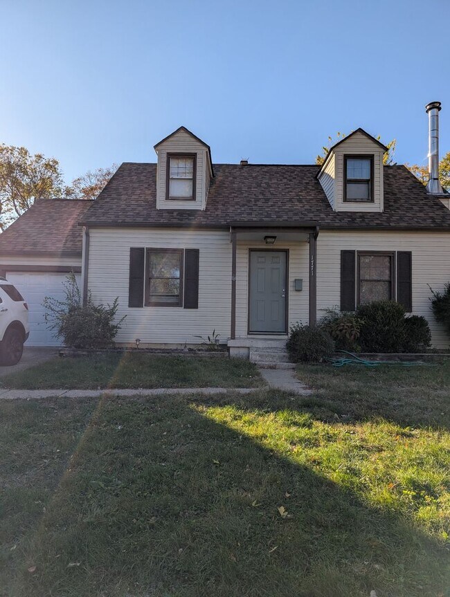 Building Photo - 4BD/2BA - University View - 1 car garage