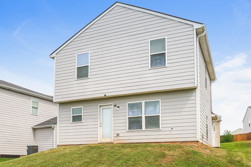 Building Photo - 302 Freeman Cir