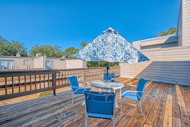 Building Photo - 11733 Lakeside Pl Dr