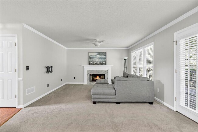 Building Photo - 608 Adam Cir