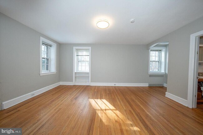 Building Photo - 625 Chelten Hills Dr